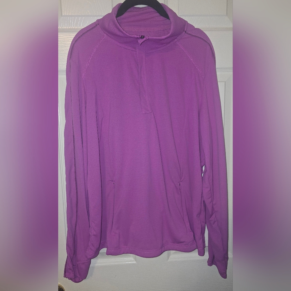 Mondetta athletic top